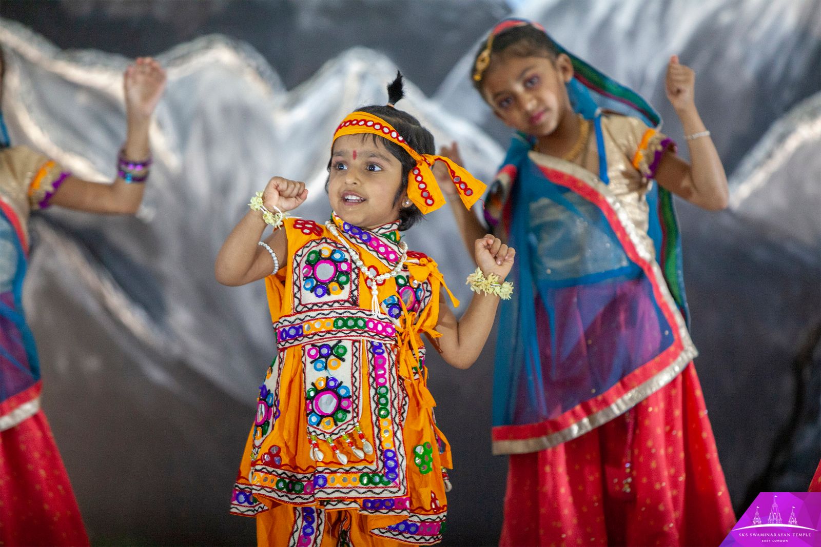 ©1987-2017 SKS Swaminarayan Temple East London